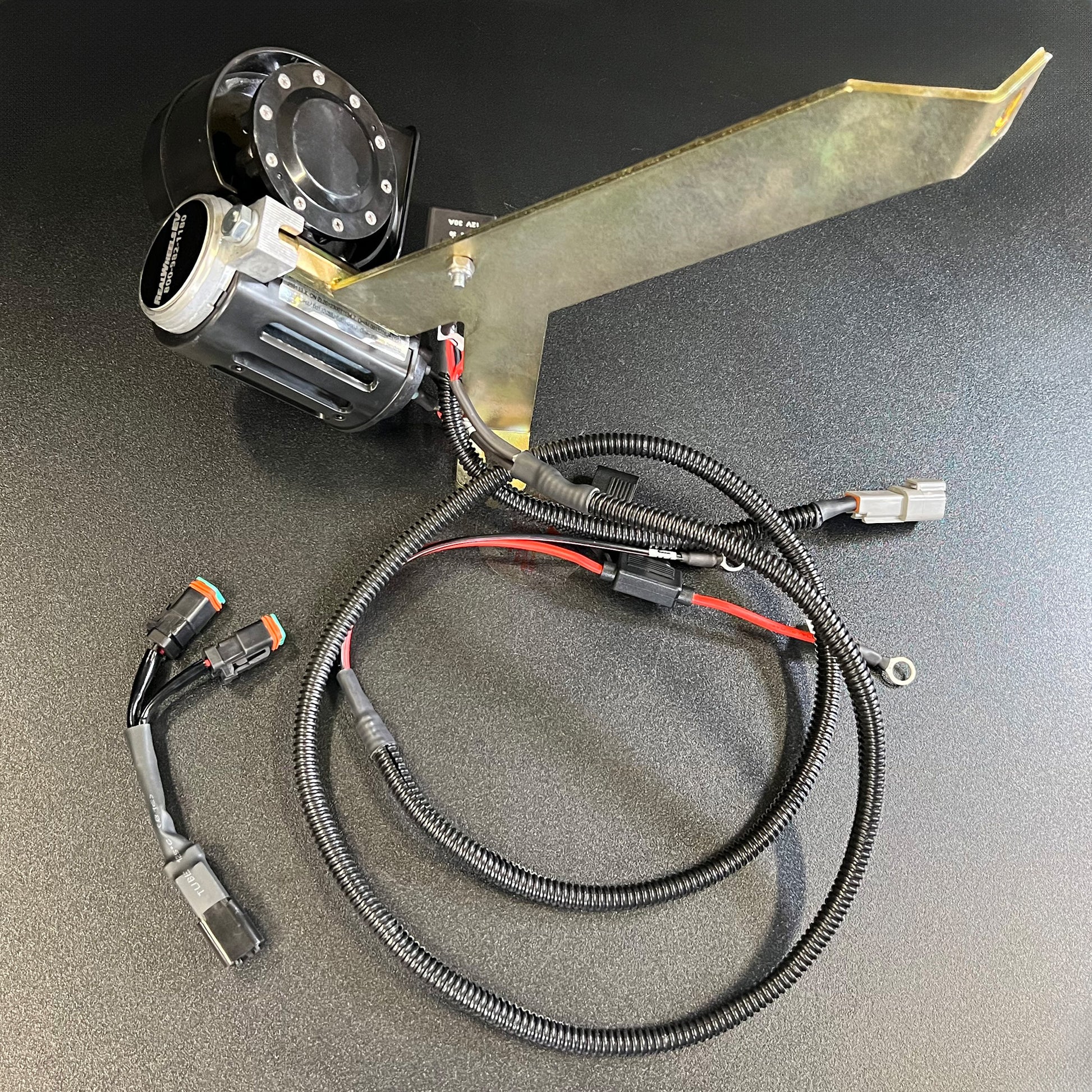 Dual/Driver Horn Upgrade Kit for R1S/SUV & R1T/Truck